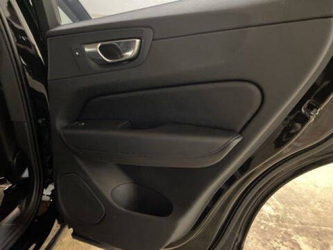 2025 Volvo XC60 B5 Plus Dark Theme