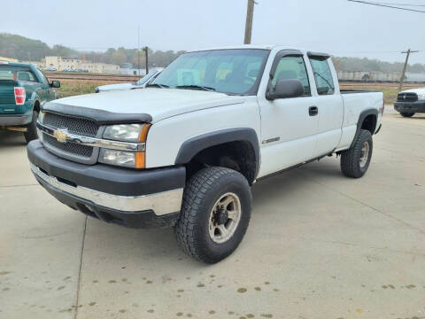 2003 Chevrolet Silverado 2500HD for sale at J & J Auto Sales in Sioux City IA