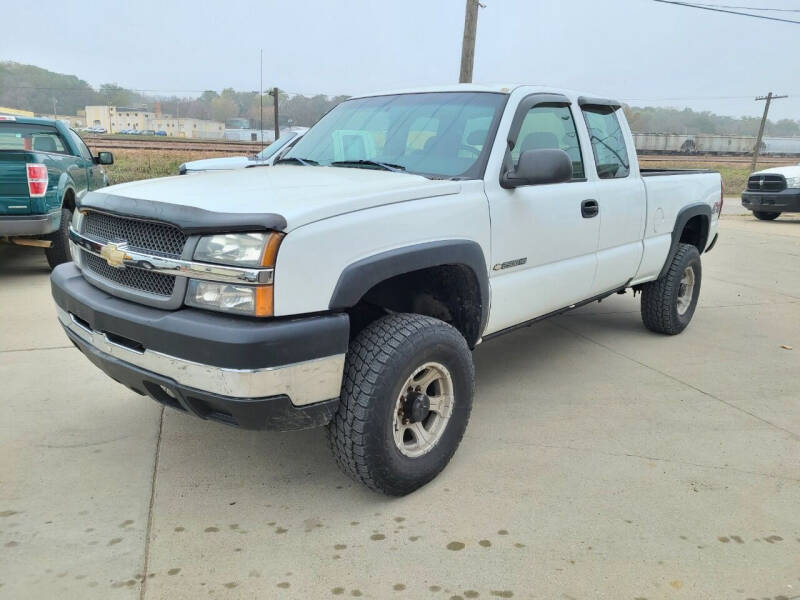 2003 Chevrolet Silverado 2500HD for sale at J & J Auto Sales in Sioux City IA