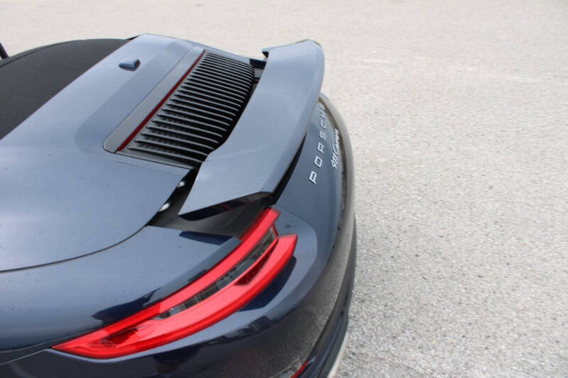 2018 Porsche 911 Carrera