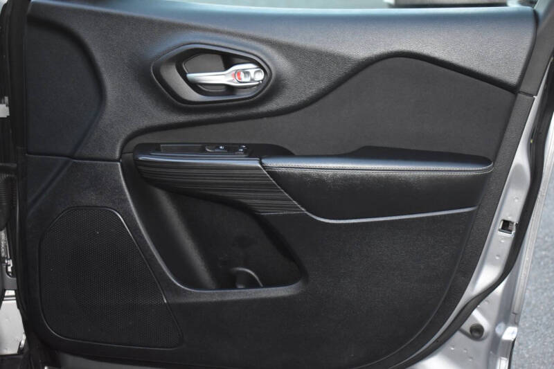 2014 Jeep Cherokee Sport