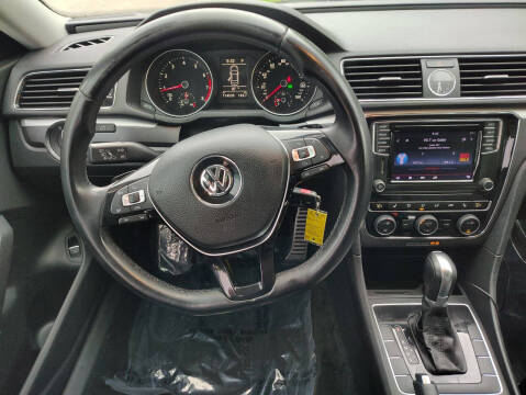 2017 Volkswagen Passat 1.8T R-Line