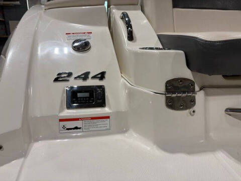 2018 Chaparral 244