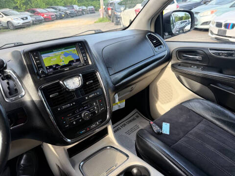 2014 Chrysler Town and Country 30th Anniversary