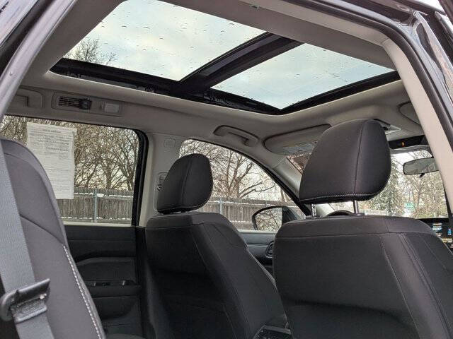 2024 Nissan Pathfinder SV