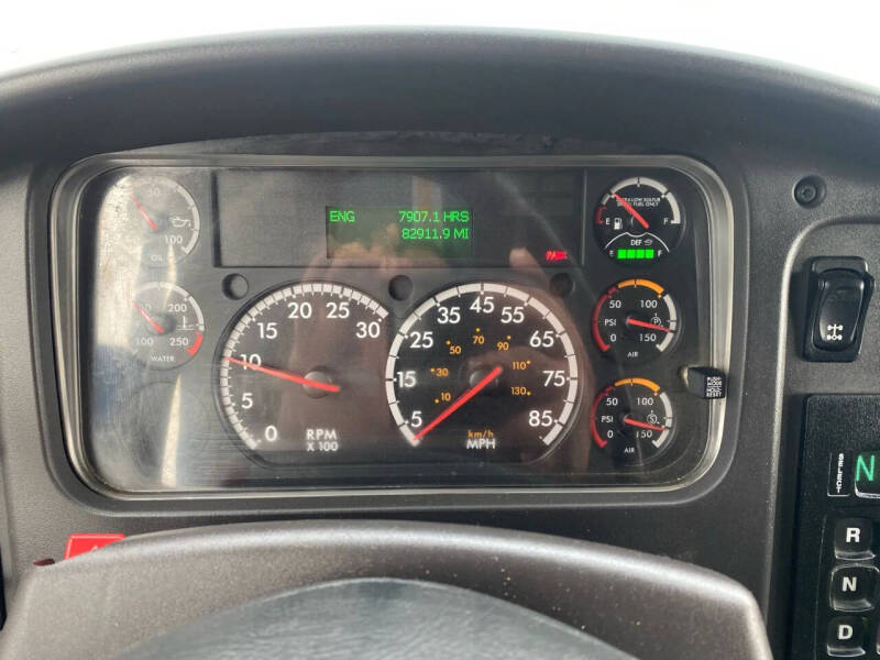 2016 Freightliner M2 106