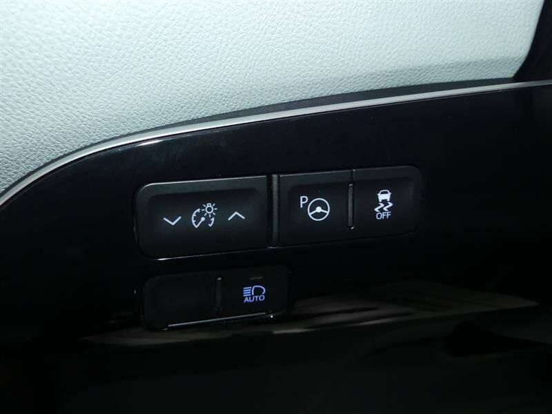 2022 Toyota Prius LE