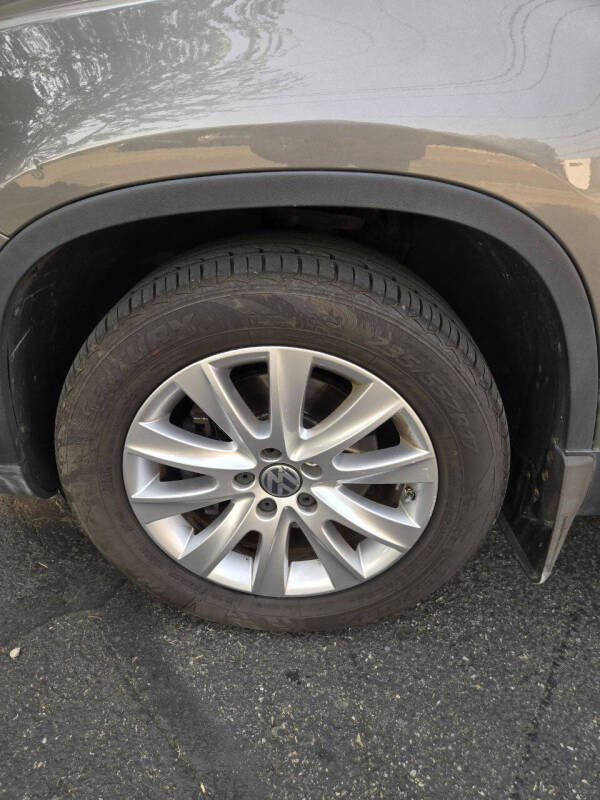 2009 Volkswagen Tiguan S