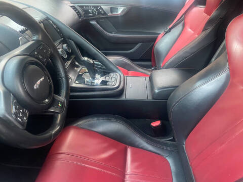 2016 Jaguar F-TYPE R