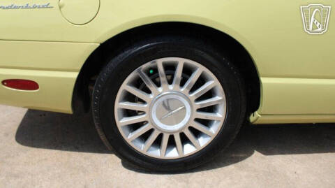 2005 Ford Thunderbird