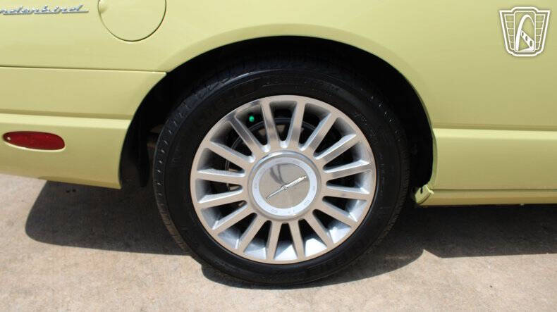 2005 Ford Thunderbird