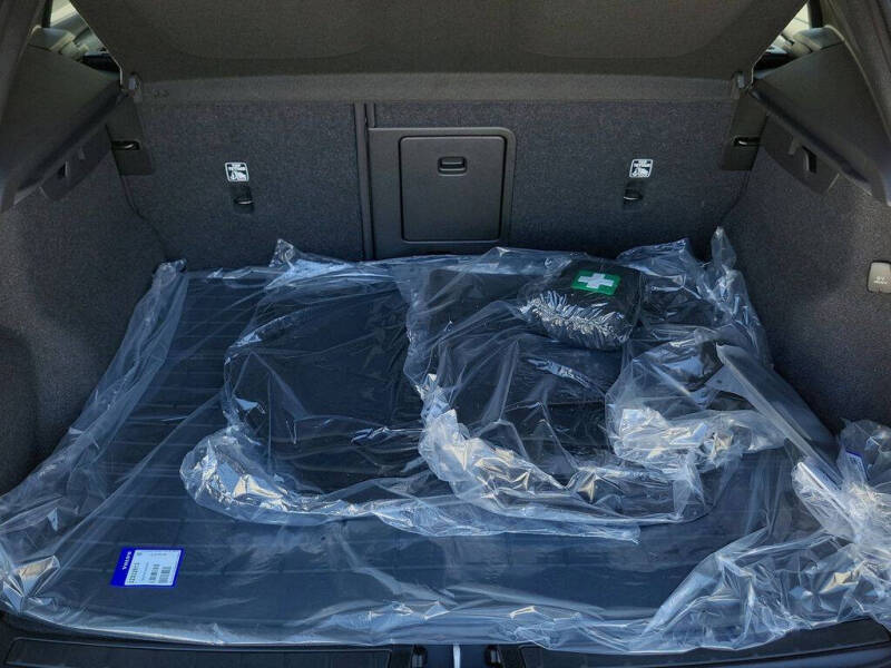2026 Volvo XC40 B5 Ultra