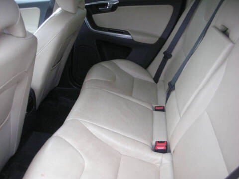 2016 Volvo XC60 T5 Drive-E Premier