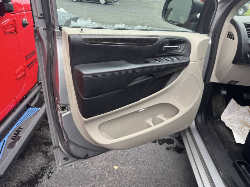 2016 Dodge Grand Caravan SXT Plus