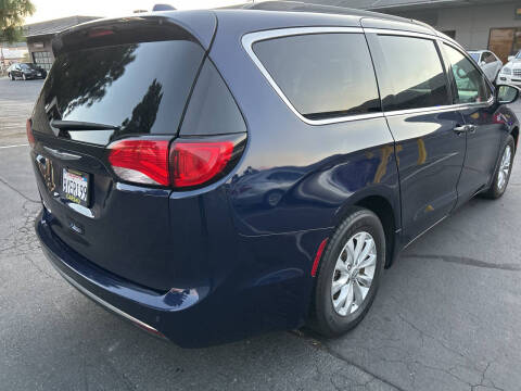 2018 Chrysler Pacifica Touring Plus