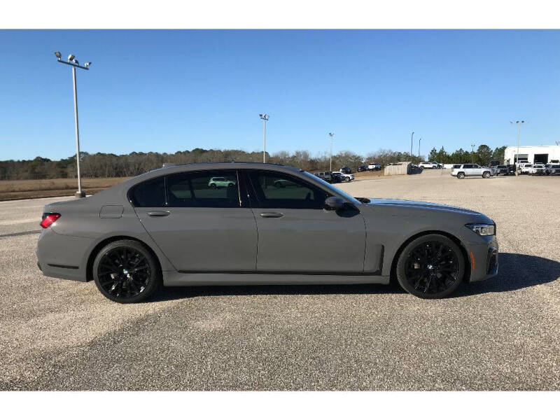 2022 BMW 7 Series 740i