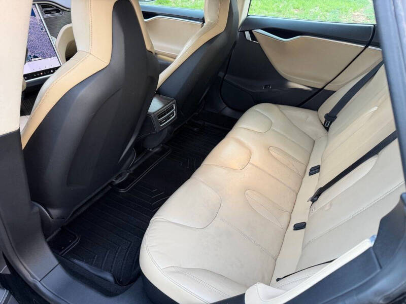 2015 Tesla Model S 85D