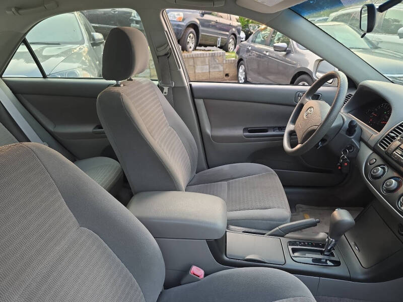 2005 Toyota Camry LE
