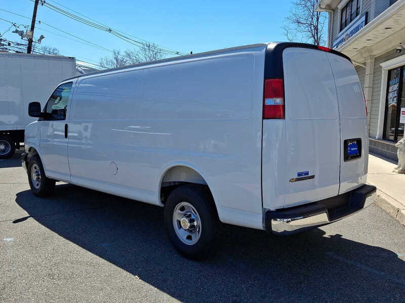 2026 Chevrolet Express 2500