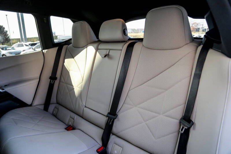 2025 BMW iX xDrive50