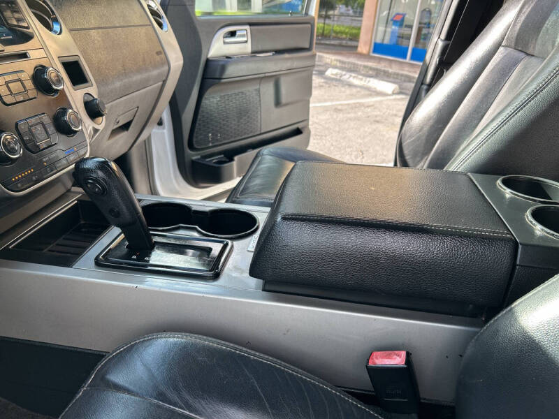 2017 Ford Expedition EL XLT