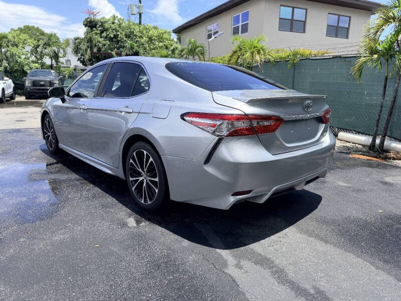 2018 Toyota Camry SE