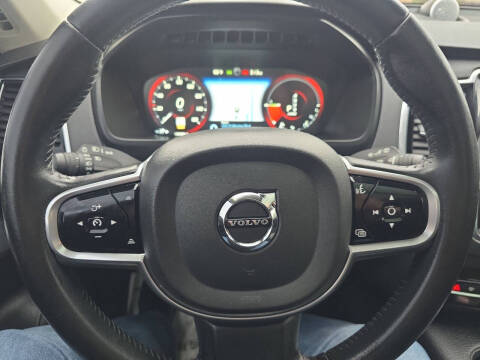 2018 Volvo XC90 T8 eAWD Momentum