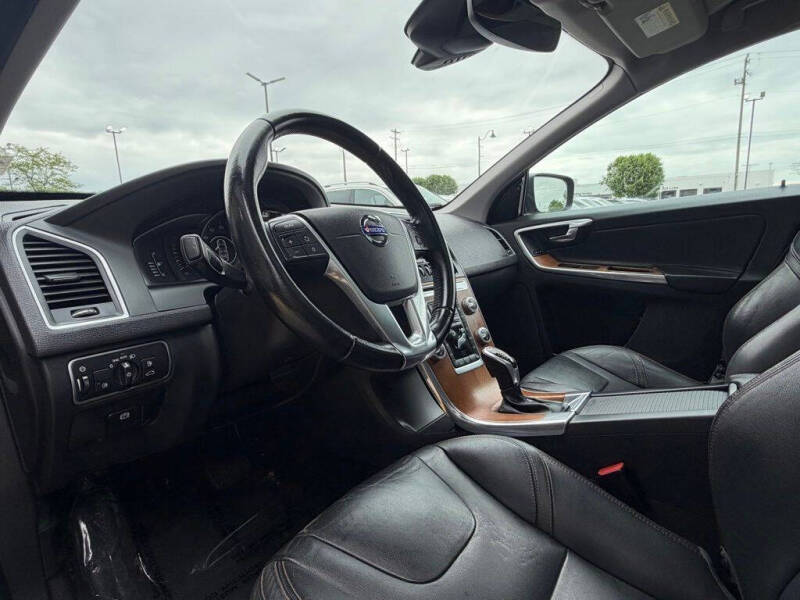 2017 Volvo XC60 T5 Inscription
