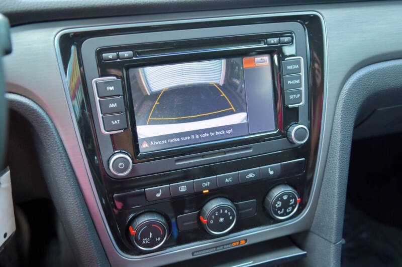 2014 Volkswagen Passat 1.8T SE