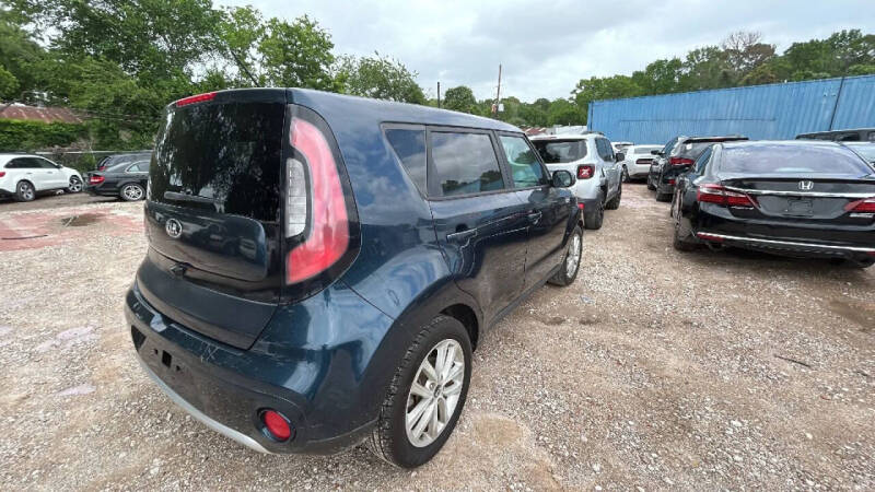 2017 Kia Soul +