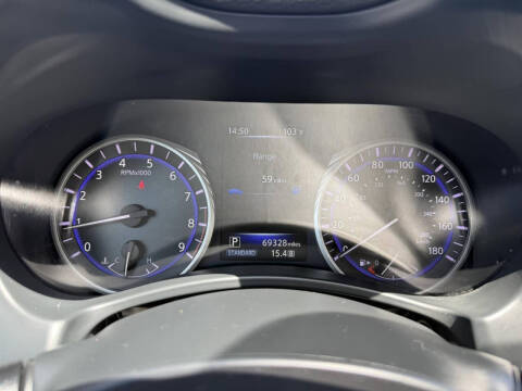 2015 Infiniti Q50 Premium