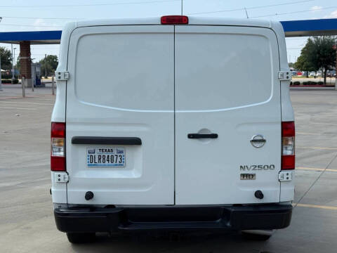 2016 Nissan NV 2500 HD SV