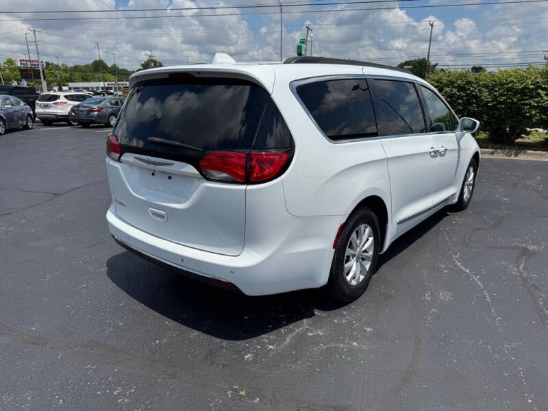 2017 Chrysler Pacifica Touring Plus