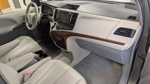 2012 Toyota Sienna XLE 8-Passenger