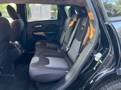 2017 Jeep Cherokee Sport