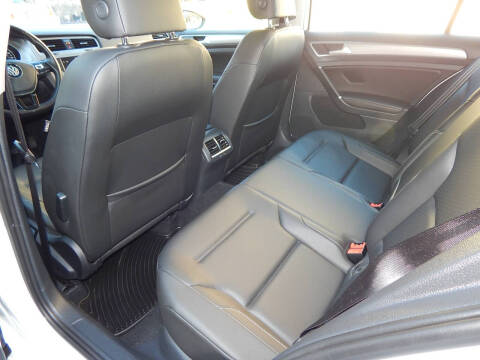 2016 Volkswagen Golf TSI SE