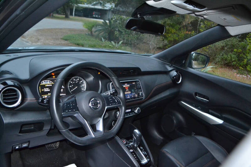 2020 Nissan Kicks SR