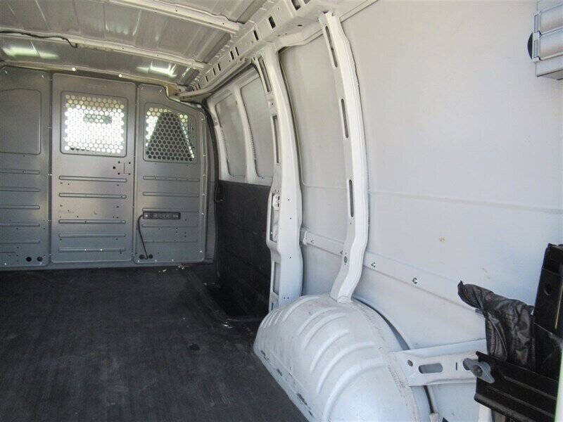 2022 Chevrolet Express 2500