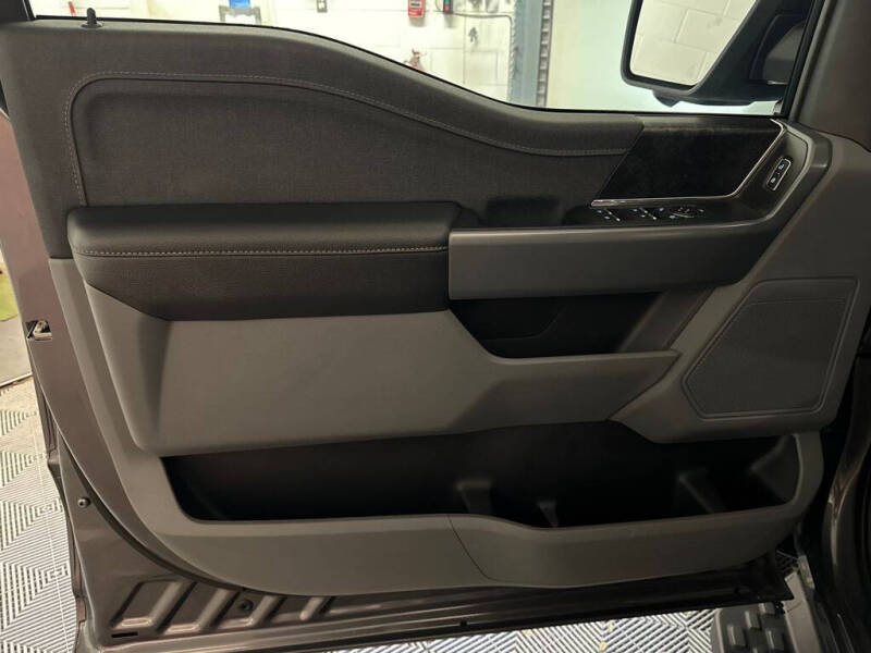 2023 Ford F-150 Lightning XLT