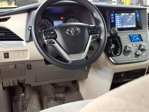 2016 Toyota Sienna LE 7-Passenger