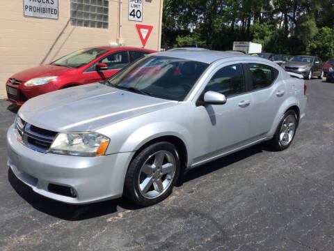 2011 Dodge Avenger Lux