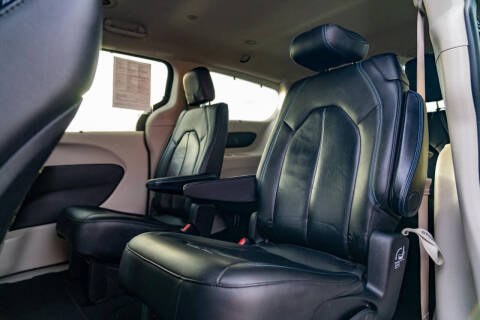 2021 Chrysler Pacifica Touring L