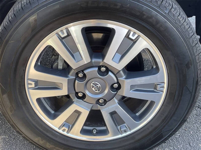 2017 Toyota Tundra SR5