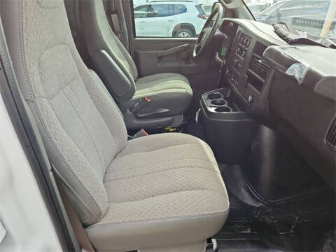 2024 GMC Savana 2500