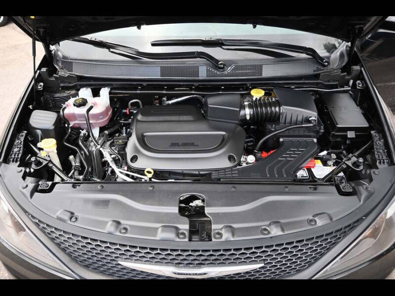 2024 Chrysler Voyager LX