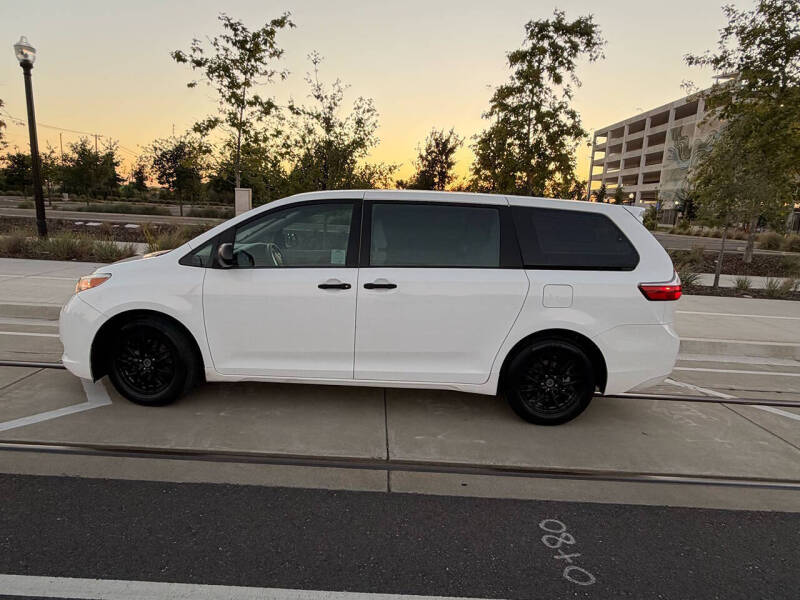 2017 Toyota Sienna L 7-Passenger