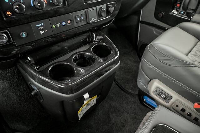 2025 GMC Savana 2500