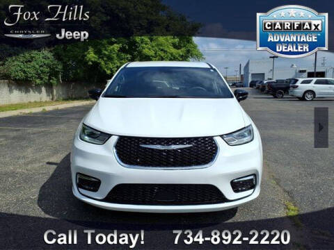 2026 Chrysler Pacifica Select