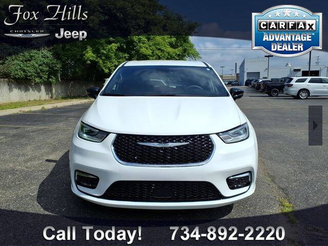 2026 Chrysler Pacifica Select