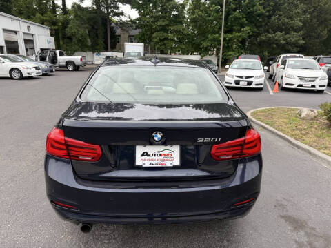 2017 BMW 3 Series 320i